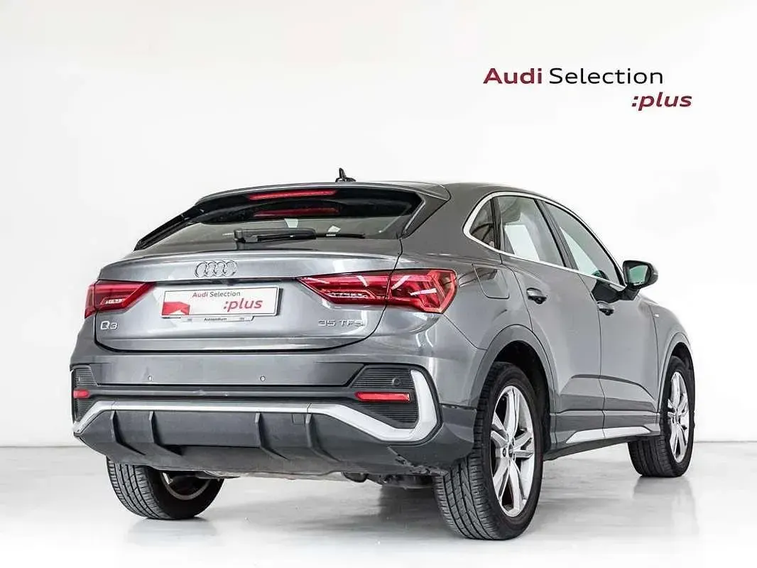 Usado Audi Q3 Sportback S-Line 150 CV (110 kW) 2022 Gris / plata SUV