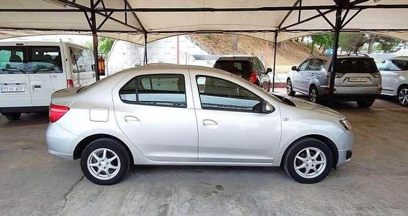 Usado Dacia Logan Ambiance 75 CV (55 kW) 2013 Plateado Utilitario