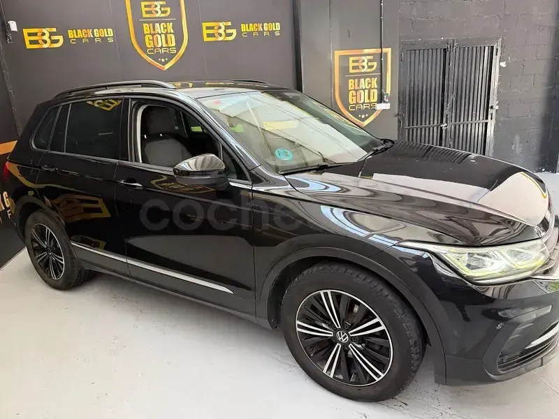 Usado VW Tiguan Life 150 CV (110 kW) 2021 Negro SUV