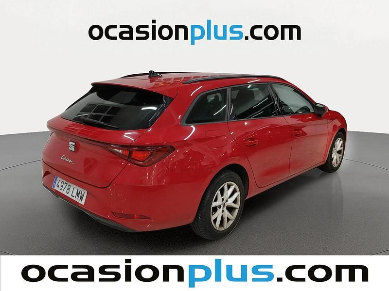 Usado Seat Leon Style 130 CV (95 kW) 2021 Azul Familiar
