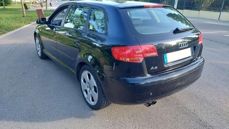 Usado Audi A3 Sportback Ambition 125 CV (91 kW) 2008 Negro Utilitario