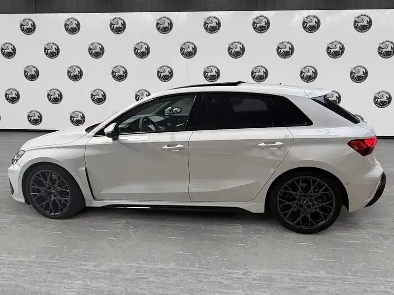 Usado Audi RS3 Sport 400 CV (294 kW) 2025 Blanco Berlina