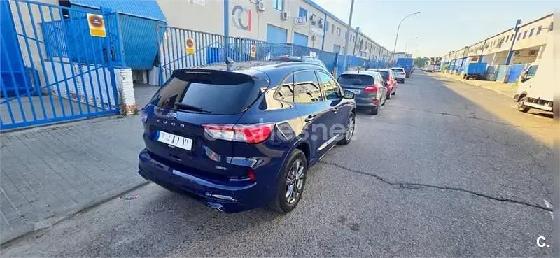 Usado Ford Kuga ST-Line 225 CV (165 kW) 2022 Azul SUV