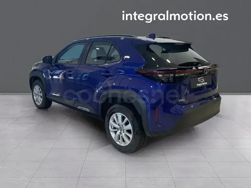 Usado Toyota Yaris Cross Business Edition 116 CV (85 kW) 2025 Azul SUV