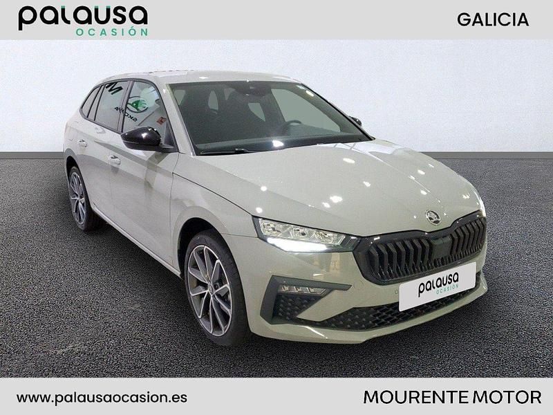Usado Skoda Scala 150 CV (110 kW) 2025 Gris Utilitario