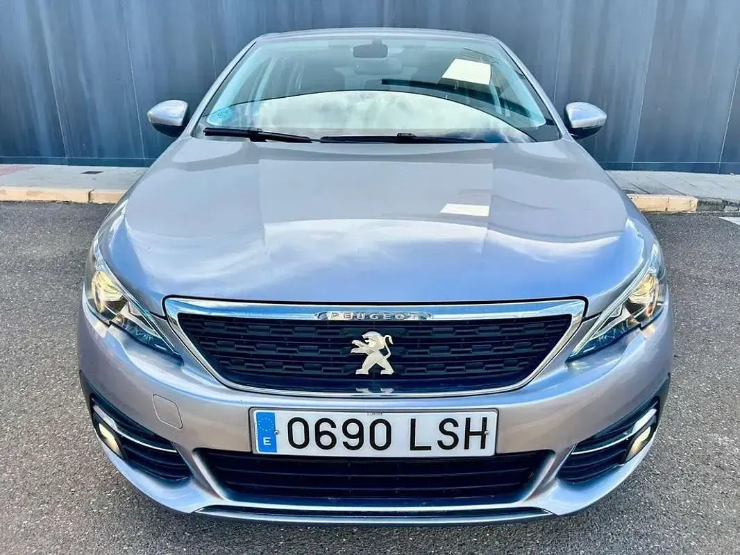 Usado Peugeot 308 SW Active 131 CV (96 kW) 2021 Azul Familiar