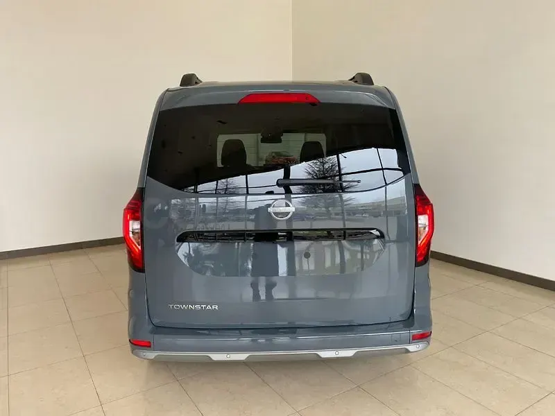 Nuevo Nissan Townstar N-Connecta 130 CV (95 kW) 2026 Gris / plata Monovolumen