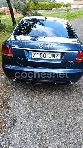 Usado Audi A6 225 CV (165 kW) 2004 Azul Berlina