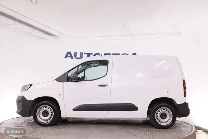 Usado Citroën Berlingo 100 CV (73 kW) 2024 Blanco Monovolumen