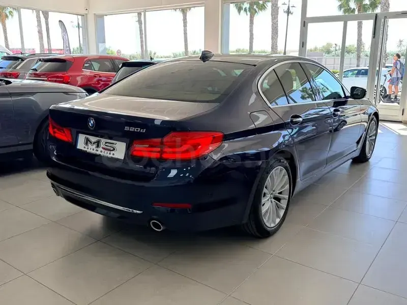 Usado BMW 520 Luxury Line 190 CV (139 kW) 2018 Azul Berlina