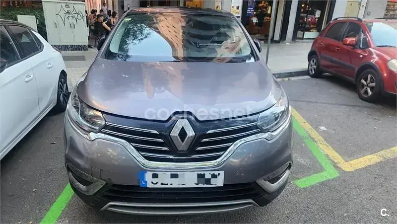 Usado Renault Espace Initiale Paris 160 CV (117 kW) 2016 Gris / plata Monovolumen