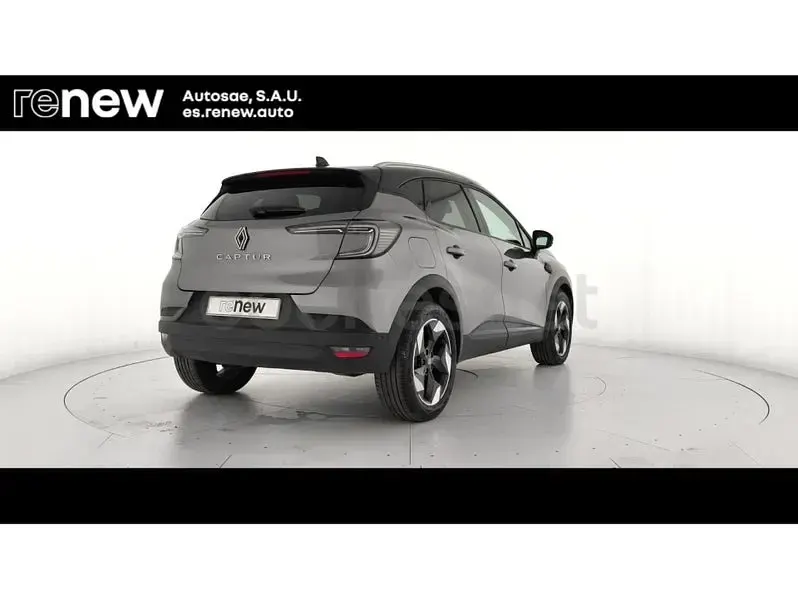 Usado Renault Captur Techno 100 CV (73 kW) 2025 Gris / plata SUV