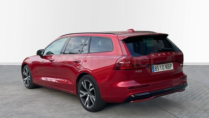 Usado Volvo V60 Plus 197 CV (144 kW) 2025 Rojo Familiar
