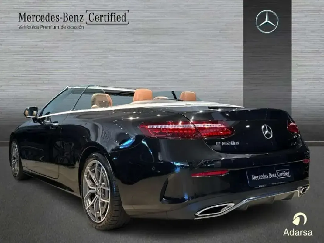 Usado Mercedes E220 194 CV (142 kW) 2021 Negro Descapotable
