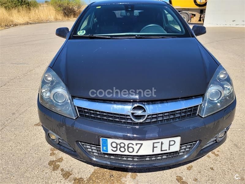Negro Usado 2007 Opel Astra GTC Sport Berlina | 4399 € (Precio justo) - Imagen 1/4