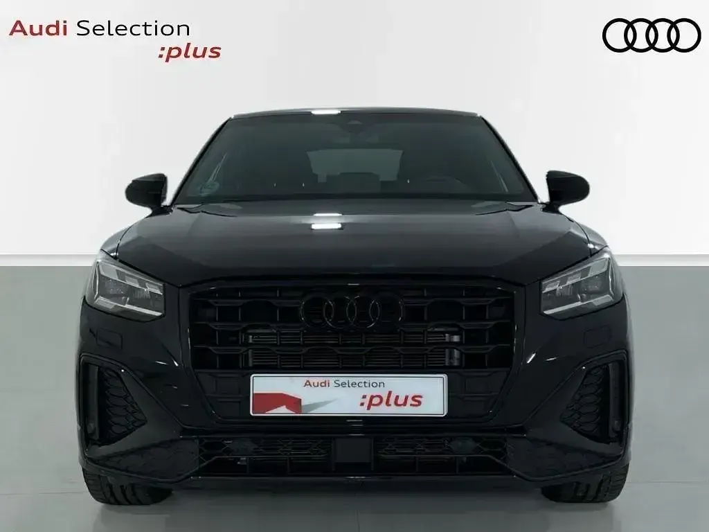 Usado Audi Q2 Ambiente 150 CV (110 kW) 2025 Negro SUV