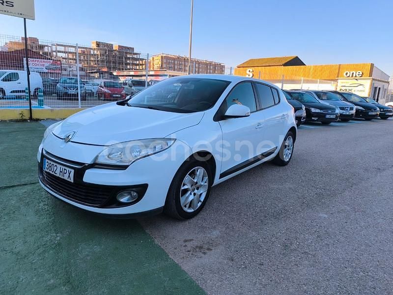 Blanco Usado 2013 Renault Mégane Dynamique Berlina | 6200 € - Imagen 1/4