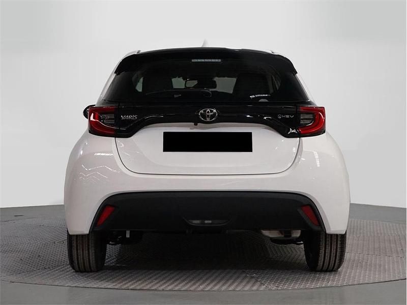 Usado Toyota Yaris Hybrid Active 116 CV (85 kW) 2024 Gris ágata Utilitario