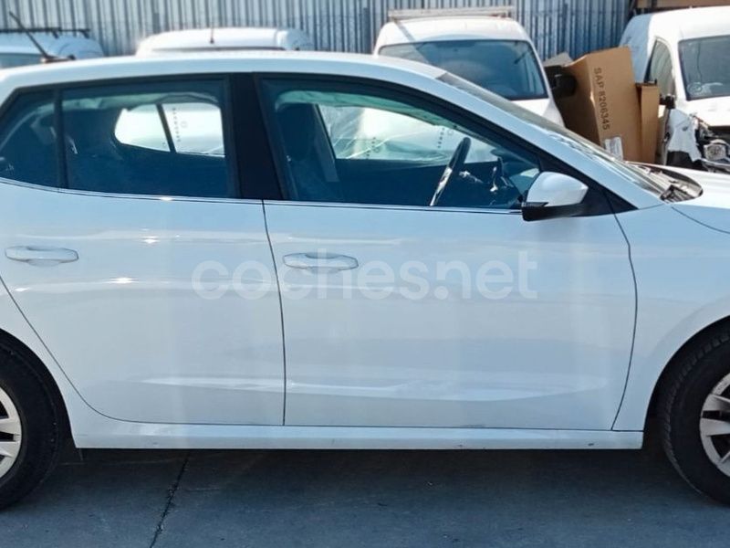 Usado Skoda Fabia Ambition 95 CV (69 kW) 2022 Blanco Utilitario