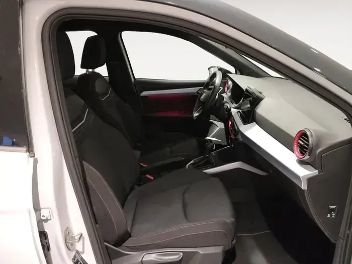 Usado Seat Arona FR 115 CV (84 kW) 2024 Blanco SUV