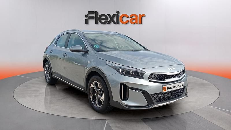 Usado Kia XCeed 136 CV (100 kW) 2024 Gris SUV