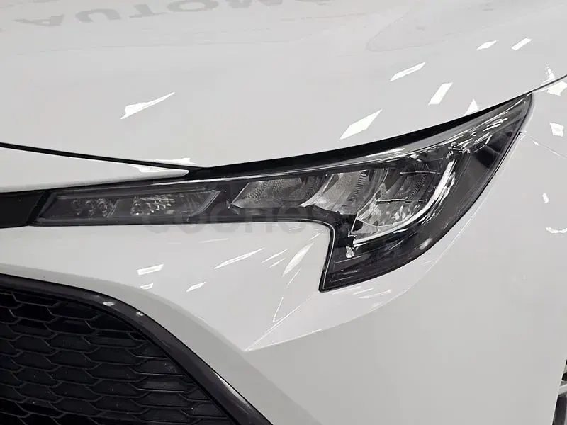 Usado Toyota Corolla Active 122 CV (89 kW) 2020 Blanco Berlina