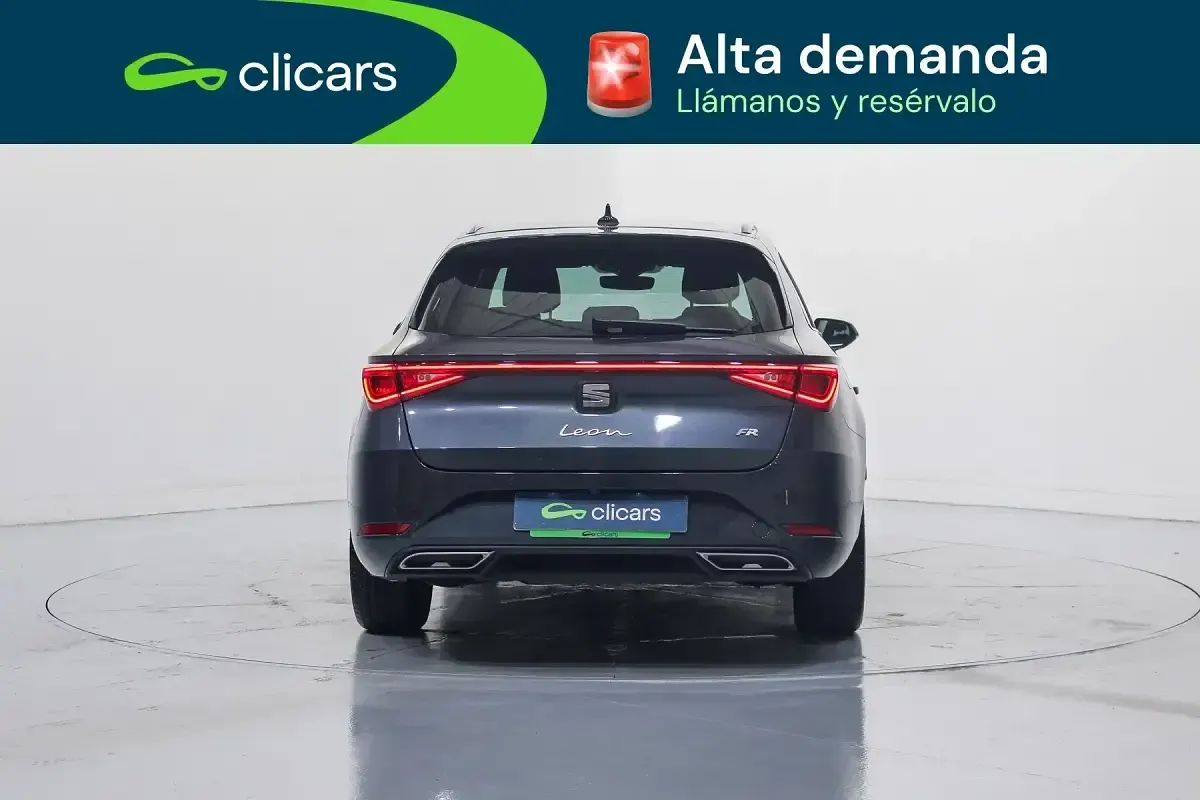 Usado Seat Leon FR 150 CV (110 kW) 2023 Gris Familiar