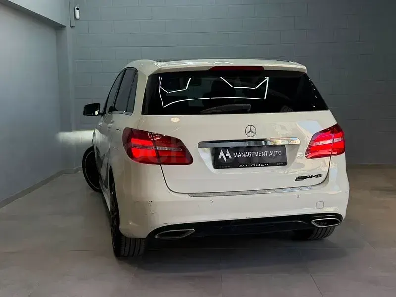 Usado Mercedes B200 AMG line 136 CV (100 kW) 2016 Blanco Utilitario