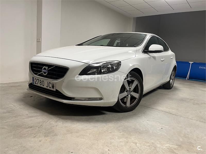 Blanco Usado 2015 Volvo V40 Momentum Familiar | 11.800 € (Un poco caro) - Imagen 1/4