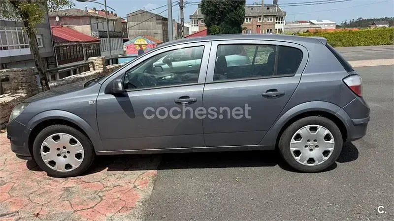 Usado Opel Astra Cosmo 100 CV (73 kW) 2004 Azul Berlina