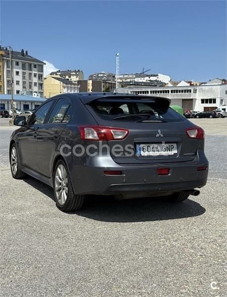 Usado Mitsubishi Lancer Sportback Instyle 140 CV (102 kW) 2009 Gris / plata Berlina