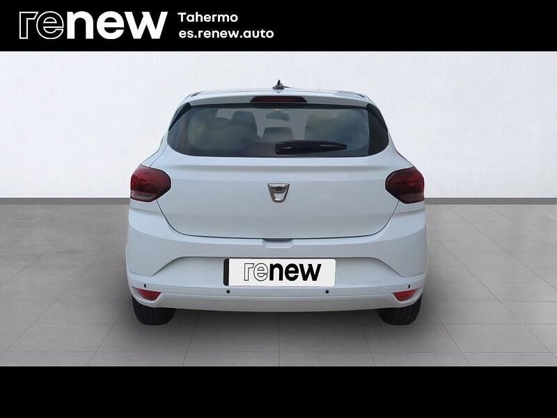 Usado Dacia Sandero Comfort 100 CV (73 kW) 2023 Blanco Utilitario