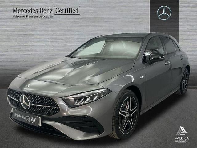 Usado Mercedes A250 AMG line 218 CV (160 kW) 2025 Gris montaña