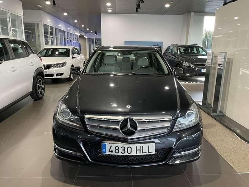 Usado Mercedes C220 Avantgarde 170 CV (125 kW) 2012 Negro Berlina