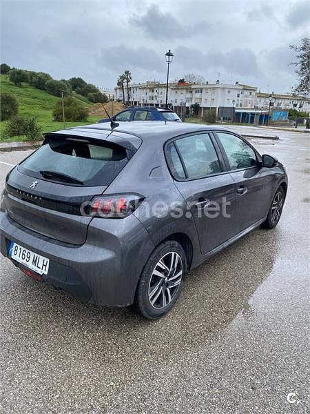 Usado Peugeot 208 Active 100 CV (73 kW) 2023 Gris / plata Utilitario