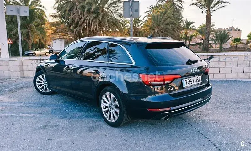 Usado Audi A4 Design 190 CV (139 kW) 2016 Azul Familiar