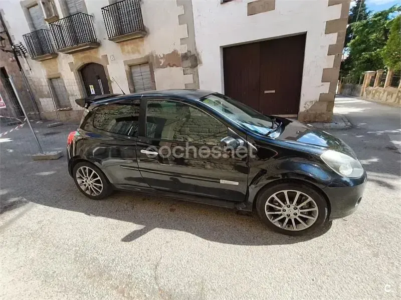Usado Renault Clio II 200 CV (147 kW) 2006 Negro Berlina