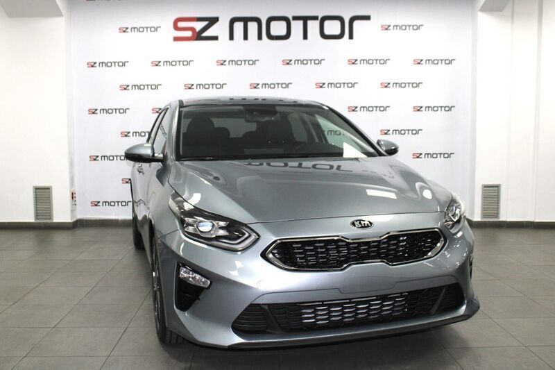 Gris Usado 2023 Kia Ceed Utilitario | 28.300 € - Imagen 1/4