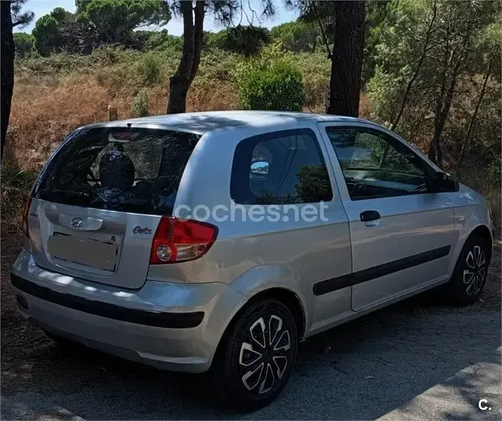 Usado Hyundai Getz 63 CV (46 kW) 2003 Gris / plata Utilitario