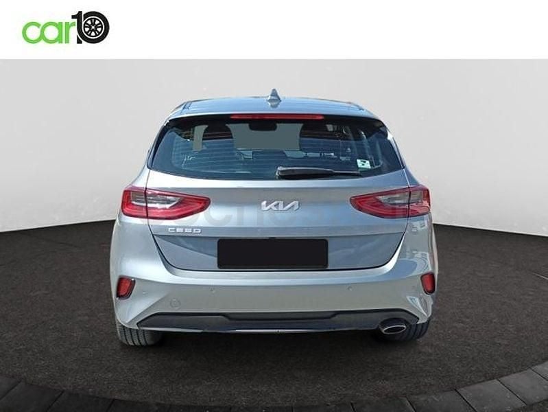 Occasion Kia Ceed 120 PK (88 kW) 2023 Grijs Hatchback