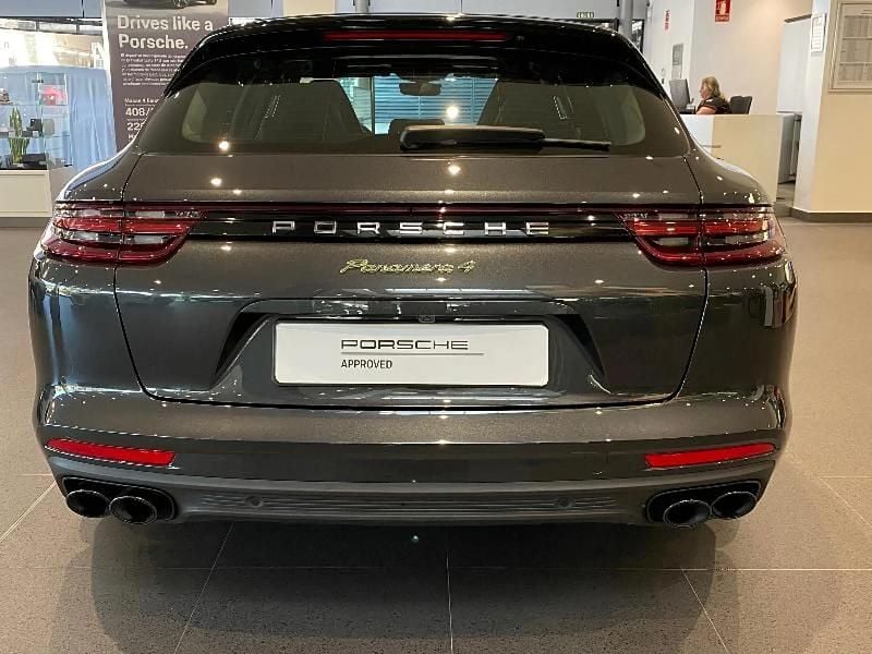 Usado Porsche Panamera Sport Turismo 462 CV (339 kW) 2019 Gris/plata Utilitario