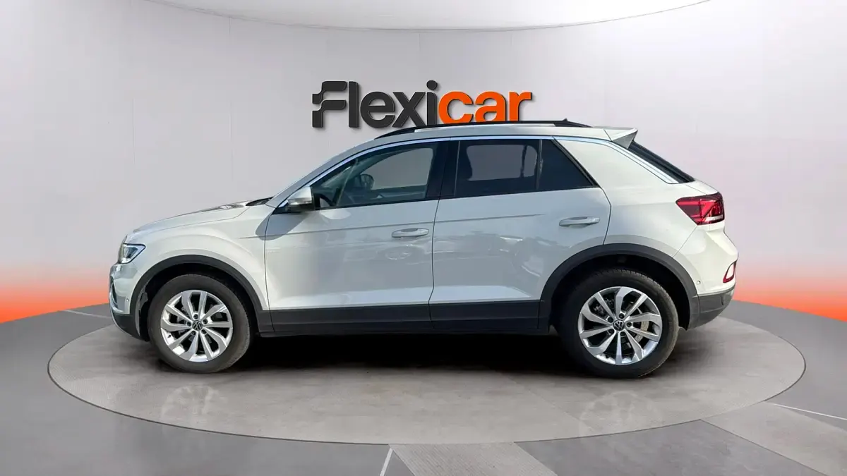 Usado VW T-Roc 150 CV (110 kW) 2025 Gris SUV