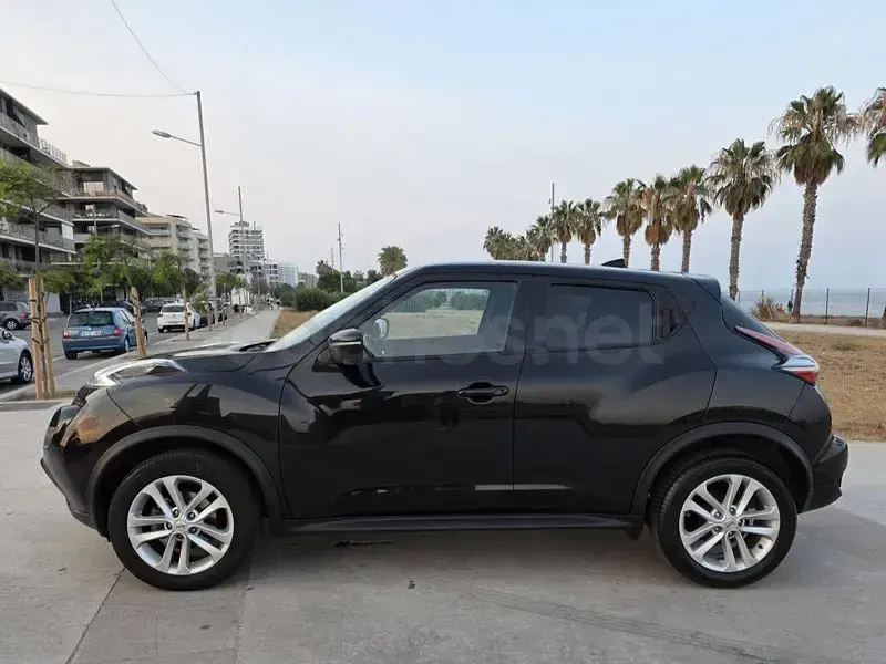 Usado Nissan Juke N-Connecta 115 CV (84 kW) 2018 Negro SUV