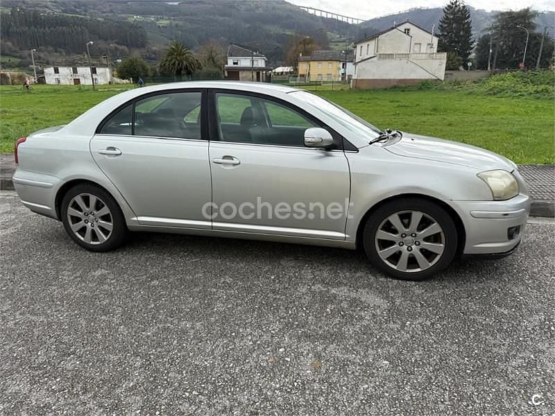 Usado Toyota Avensis Sol 150 CV (110 kW) 2008 Beige Berlina