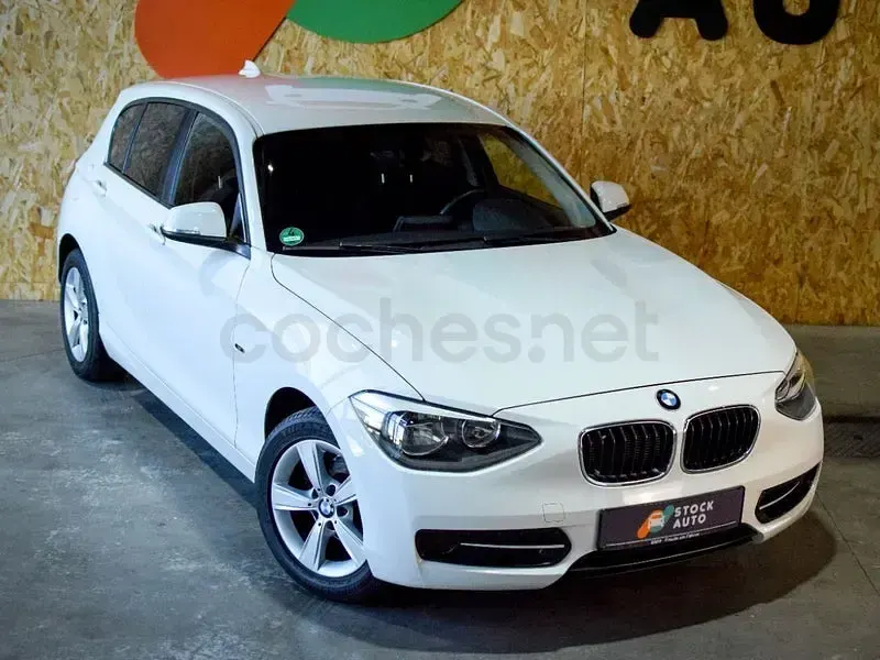 Usado BMW 116 Sport Line 136 CV (100 kW) 2014 Blanco Utilitario