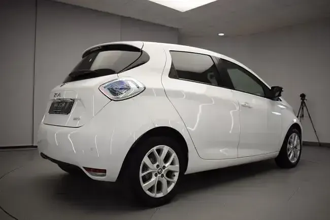Usado Renault Zoe Intens 64 kW (88 CV) 2018 Blanco Utilitario