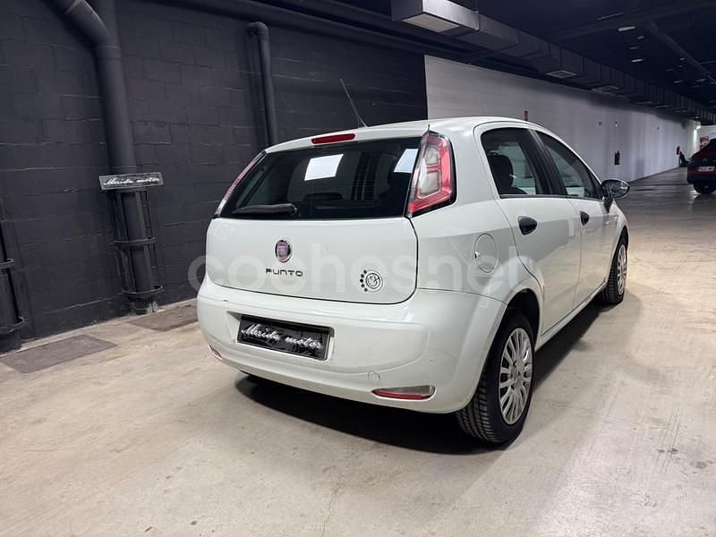 Usado Fiat Punto Evo Active 77 CV (56 kW) 2012 Blanco Utilitario