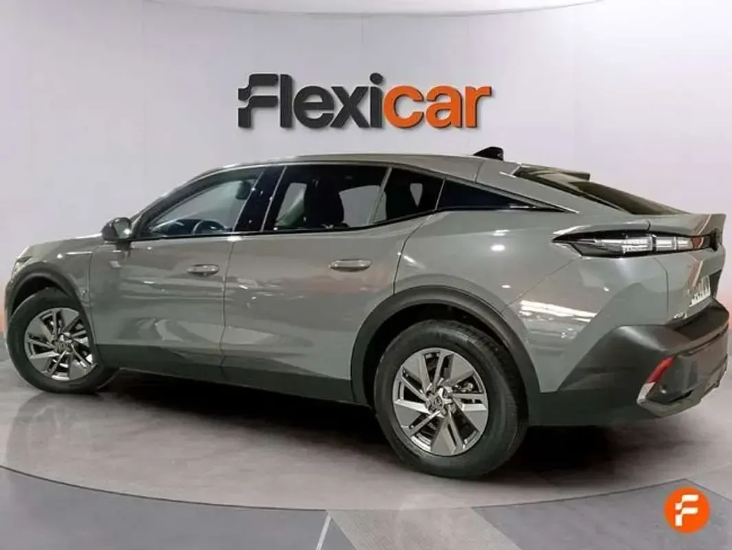 Usado Peugeot 408 Allure 145 CV (106 kW) 2025 Gris SUV