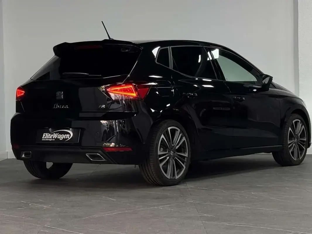 Usado Seat Ibiza FR 116 CV (85 kW) 2025 Negro Utilitario