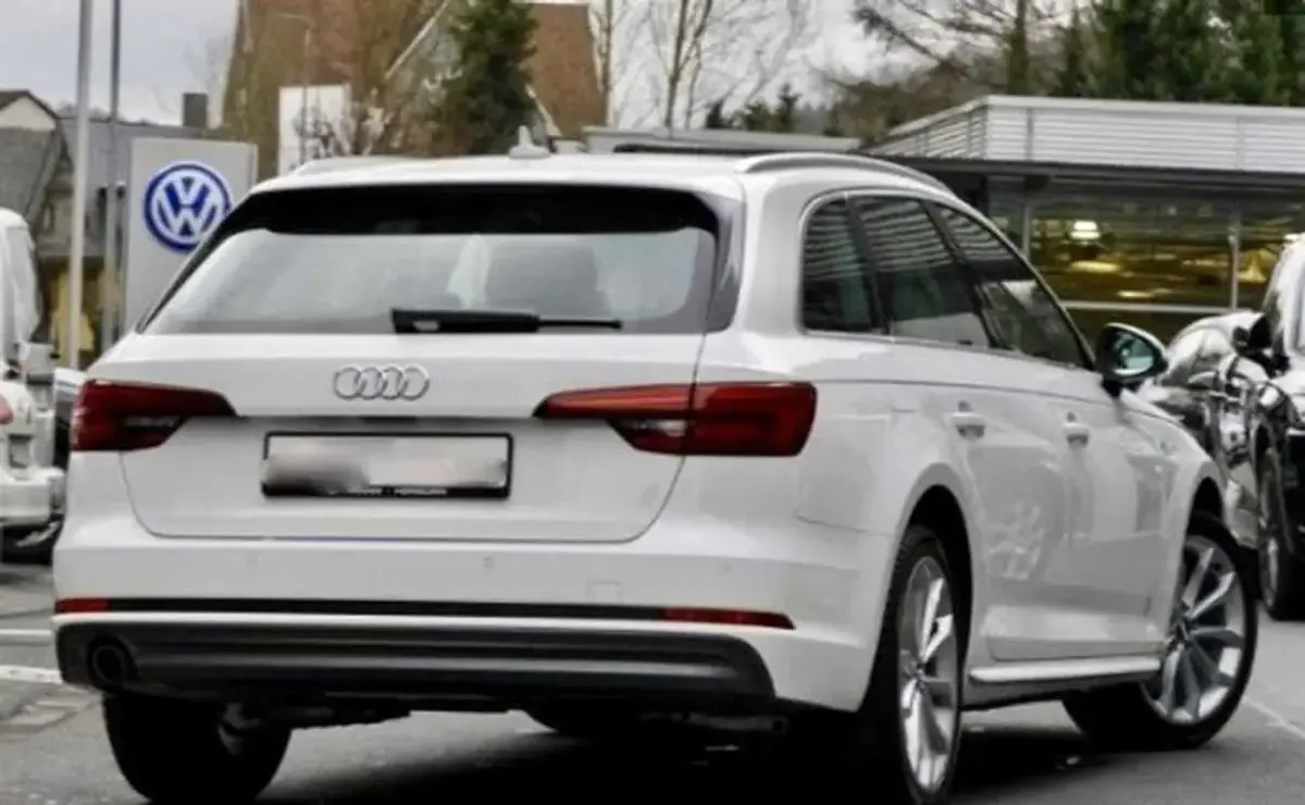 Usado Audi A4 S-Line 150 CV (110 kW) 2017 Gris Familiar
